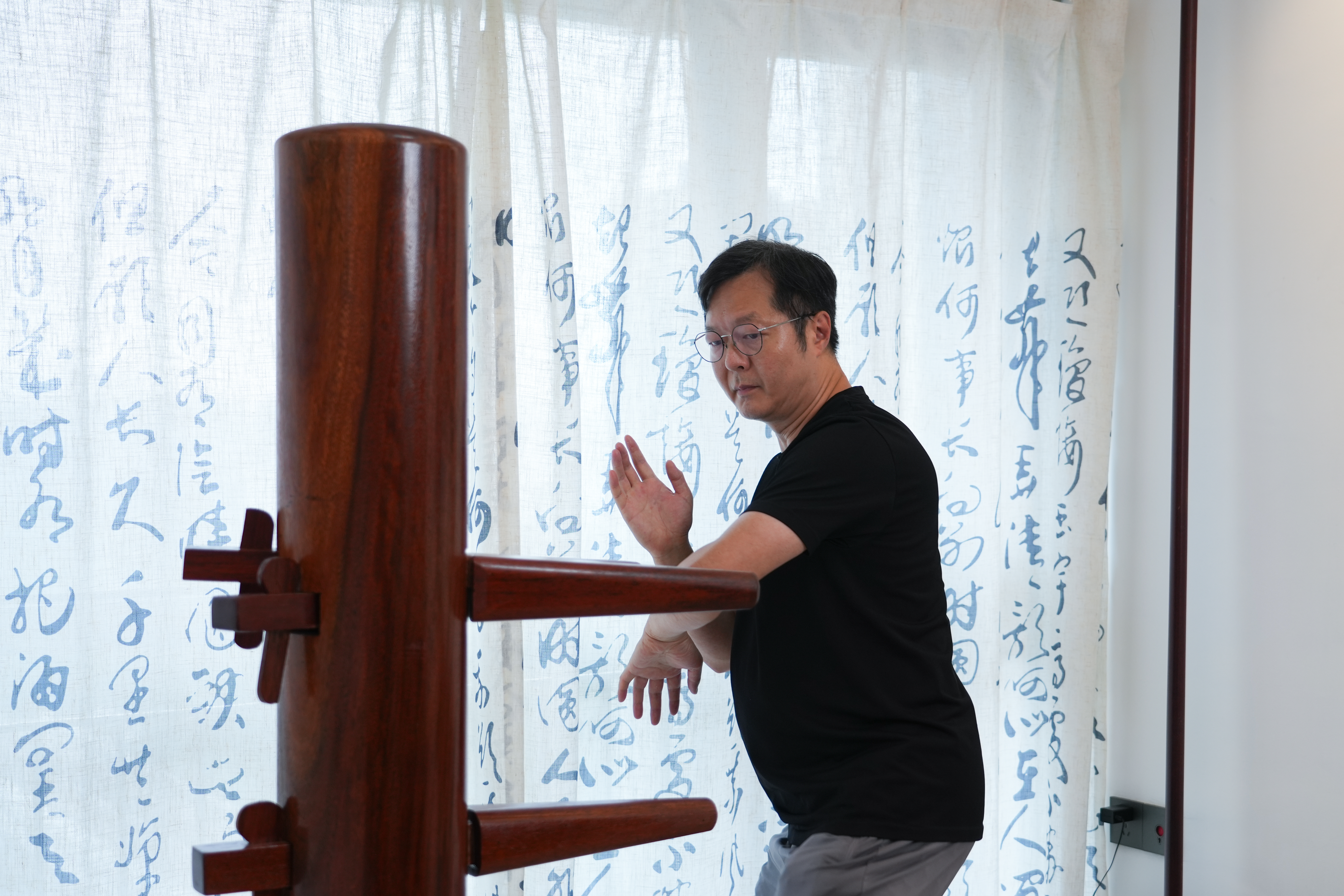 黄匡中个人照片